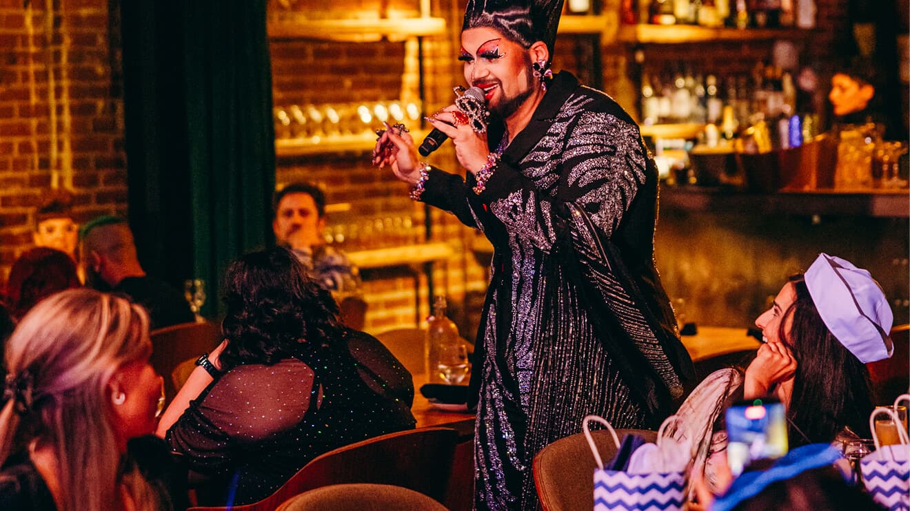 How To Choose A Restaurant For A Night Out With Friends